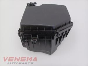 Gebruikte Luchtfilterhuis Volvo V40 (MV) 2.0 T4 16V Prijs € 34,99 Margeregeling aangeboden door Venema Autoparts