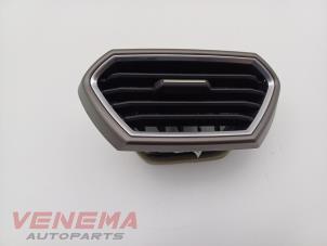 Gebruikte Luchtrooster Dashboard Seat Leon (KLB) 1.5 TSI 16V Prijs € 24,99 Margeregeling aangeboden door Venema Autoparts