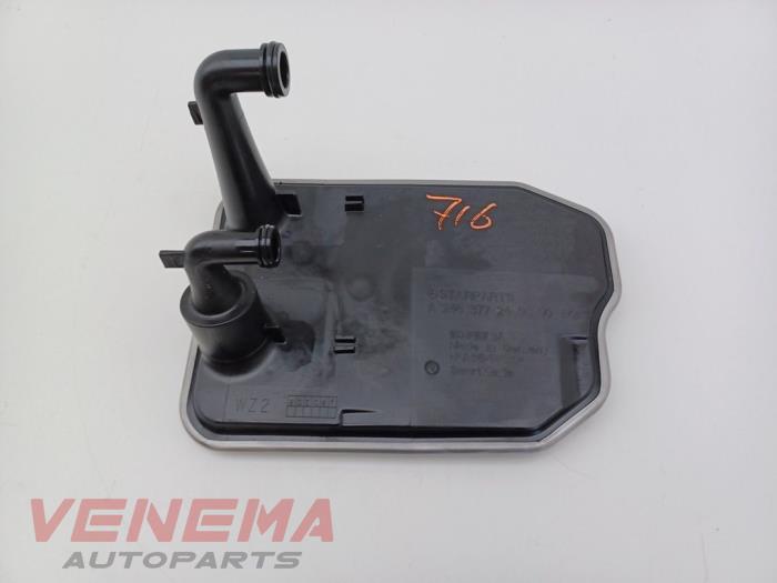 Gebruikte Oliefilter Mercedes A (W176) 2.2 A-200 CDI, A-200d 16V Prijs € 49,99 Margeregeling aangeboden door Venema Autoparts