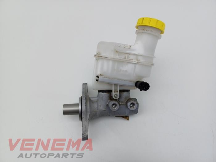 Gebruikte Hoofdremcilinder Fiat 500 (312) 1.2 Prijs € 54,99 Margeregeling aangeboden door Venema Autoparts