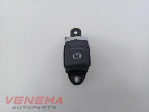 Gebruikte Schakelaar handrem Audi A6 Avant (C6) 2.0 T FSI 16V Prijs € 14,99 Margeregeling aangeboden door Venema Autoparts