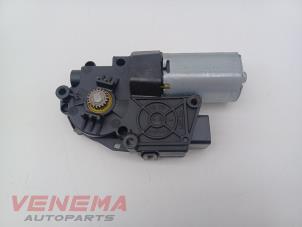 Gebruikte Schuifdak Motor Mercedes GLK (204.7/9) 2.2 220 CDI 16V BlueEff.,BlueTEC 4-Matic Prijs € 69,99 Margeregeling aangeboden door Venema Autoparts