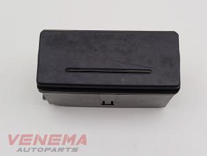 Gebruikte Asbak achter Audi A6 Avant (C6) 2.0 T FSI 16V Prijs € 14,99 Margeregeling aangeboden door Venema Autoparts