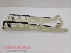 Gebruikte Middenconsoles Audi A6 Avant (C6) 2.0 T FSI 16V Prijs € 14,99 Margeregeling aangeboden door Venema Autoparts