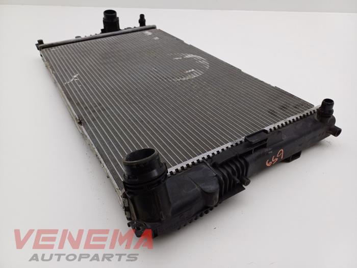 Radiateur van een BMW 2 serie (F23) 218i 1.5 TwinPower Turbo 12V 2016