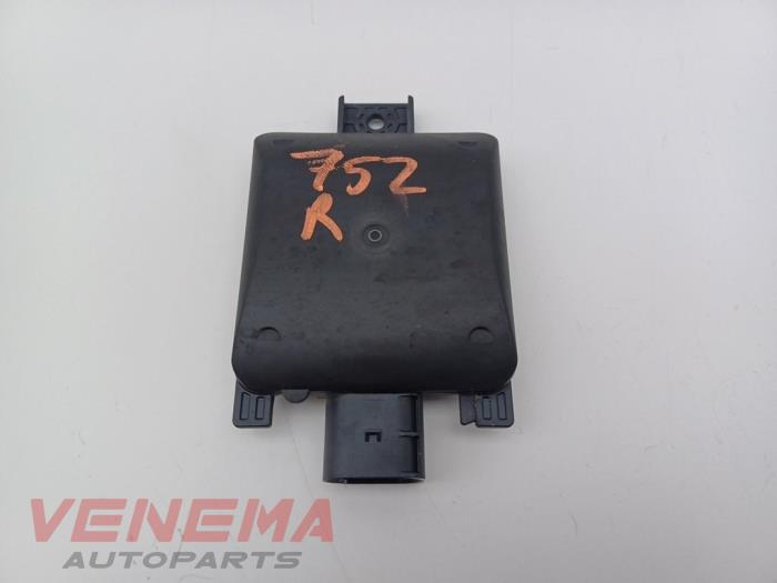 Gebruikte Dode hoek sensor Volkswagen T-Roc I 1.5 TSI 16V Prijs € 149,99 Margeregeling aangeboden door Venema Autoparts