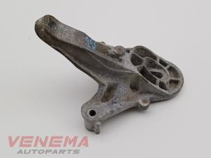 Gebruikte Versnellingsbak Steun Mini Mini (R56) 1.6 16V Cooper Prijs € 14,99 Margeregeling aangeboden door Venema Autoparts