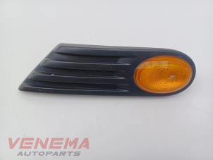 Gebruikte Knipperlicht Scherm links-voor Mini Mini (R56) 1.6 16V Cooper Prijs € 19,99 Margeregeling aangeboden door Venema Autoparts