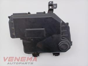 Gebruikte Luchtfilterhuis Audi A6 Avant (C6) 2.0 T FSI 16V Prijs € 49,99 Margeregeling aangeboden door Venema Autoparts