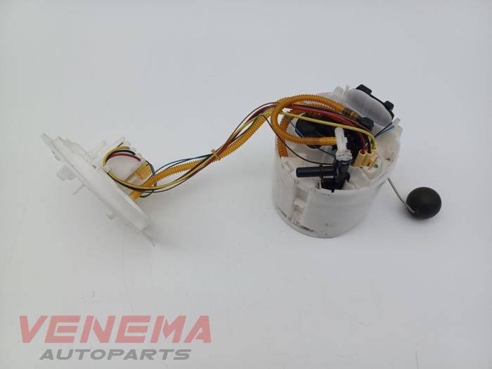 Gebruikte Tank element Pomp BMW 3 serie Touring (G21) 320e xDrive 2.0 TwinPower Turbo 16V Prijs € 124,99 Margeregeling aangeboden door Venema Autoparts
