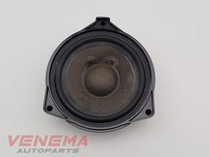 Gebruikte Luidspreker Mercedes C (W205) C-200d 1.6 Turbo 16V Prijs € 24,99 Margeregeling aangeboden door Venema Autoparts