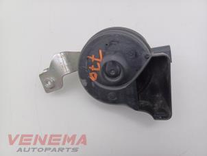 Gebruikte Claxon Mercedes C (W205) C-200d 1.6 Turbo 16V Prijs € 19,99 Margeregeling aangeboden door Venema Autoparts