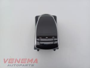 Gebruikte Regelunit Multi Media Mercedes C (W205) C-200d 1.6 Turbo 16V Prijs € 149,99 Margeregeling aangeboden door Venema Autoparts