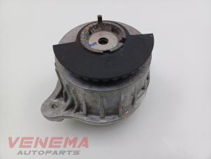 Gebruikte Motorrubber Mercedes C (W205) C-200d 1.6 Turbo 16V Prijs € 24,99 Margeregeling aangeboden door Venema Autoparts