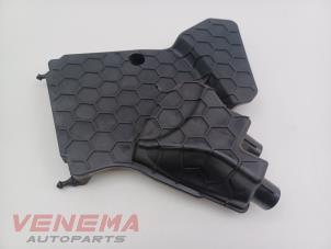 Gebruikte Afdekplaat motor Mercedes C (W205) C-200d 1.6 Turbo 16V Prijs € 39,99 Margeregeling aangeboden door Venema Autoparts