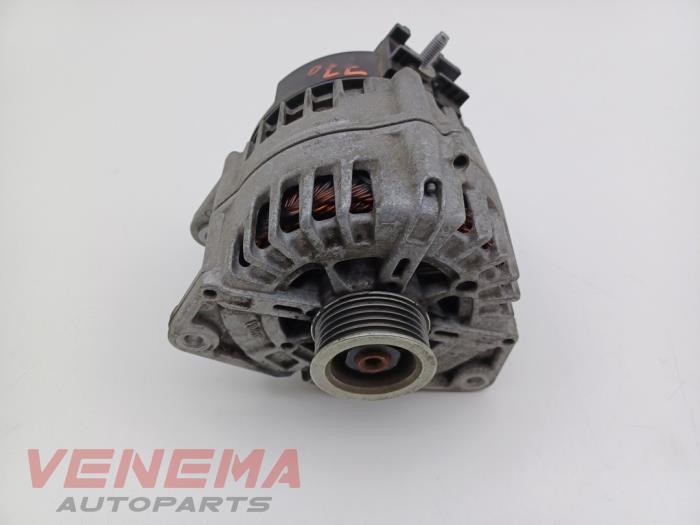 Gebruikte Dynamo Mercedes C (W205) C-200d 1.6 Turbo 16V Prijs € 89,99 Margeregeling aangeboden door Venema Autoparts