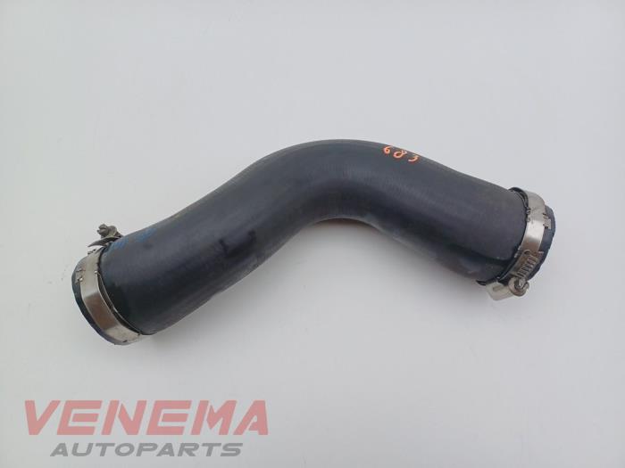 Gebruikte Intercooler Slang Volkswagen Polo V (6R) 1.2 TDI 12V BlueMotion Prijs € 14,99 Margeregeling aangeboden door Venema Autoparts