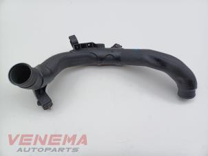 Gebruikte Intercooler Buis Volkswagen Polo V (6R) 1.2 TDI 12V BlueMotion Prijs € 19,99 Margeregeling aangeboden door Venema Autoparts