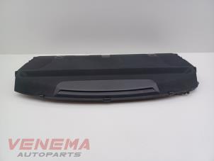 Gebruikte Hoedenplank Mercedes C (W205) C-200d 1.6 Turbo 16V Prijs € 199,99 Margeregeling aangeboden door Venema Autoparts