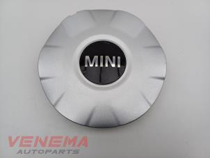Gebruikte Naafkapje Mini Mini (R56) 1.6 16V Cooper Prijs € 9,99 Margeregeling aangeboden door Venema Autoparts