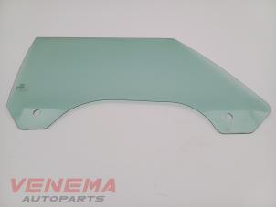 Gebruikte Portierruit 2Deurs rechts Mini Mini (R56) 1.6 16V Cooper Prijs € 34,99 Margeregeling aangeboden door Venema Autoparts