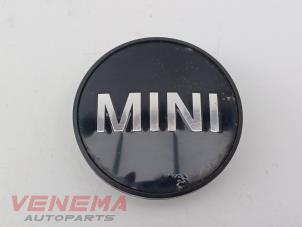Gebruikte Naafkapje Mini Coupe (R58) 1.6 16V Cooper Prijs € 9,99 Margeregeling aangeboden door Venema Autoparts
