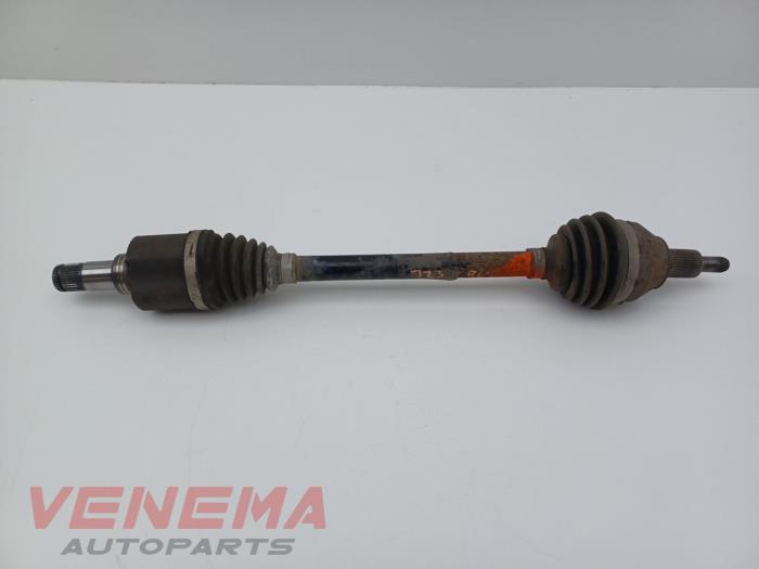 Gebruikte Aandrijfas rechts-voor Volkswagen Polo VI (AW1) 1.0 MPi 12V Prijs € 149,99 Margeregeling aangeboden door Venema Autoparts
