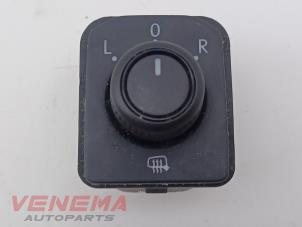 Gebruikte Spiegel Schakelaar Volkswagen Polo VI (AW1) 1.0 MPi 12V Prijs € 14,99 Margeregeling aangeboden door Venema Autoparts