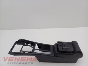 Gebruikte Middenconsoles Volkswagen Passat (3G2) 2.0 TDI 16V 150 Prijs € 49,99 Margeregeling aangeboden door Venema Autoparts