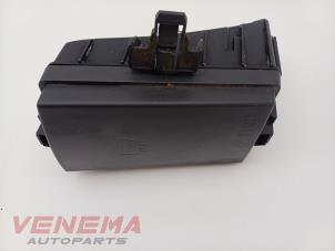 Gebruikte Zekeringkast Volkswagen Passat (3G2) 2.0 TDI 16V 150 Prijs € 34,99 Margeregeling aangeboden door Venema Autoparts