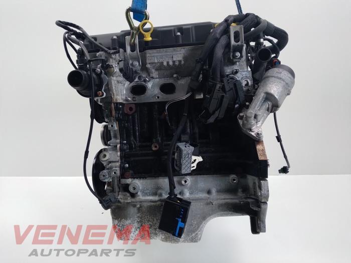 Gebruikte Motor Opel Corsa E 1.2 16V Prijs € 1.699,99 Margeregeling aangeboden door Venema Autoparts