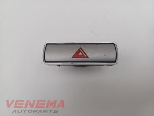 Gebruikte Paniekverlichtings Schakelaar Ford Mondeo IV Wagon 2.0 16V Prijs € 9,99 Margeregeling aangeboden door Venema Autoparts