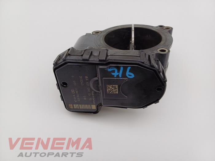 Gebruikte Gasklephuis Mercedes A (W176) 2.2 A-200 CDI, A-200d 16V Prijs € 14,99 Margeregeling aangeboden door Venema Autoparts