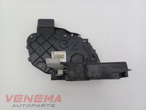 Gebruikte Slotmechaniek Portier 4Deurs links-voor Ford Mondeo IV Wagon 2.0 16V Prijs € 29,99 Margeregeling aangeboden door Venema Autoparts