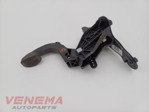 Gebruikte Koppelingspedaal Opel Corsa F (UB/UH/UP) 1.2 12V 75 Prijs € 49,99 Margeregeling aangeboden door Venema Autoparts