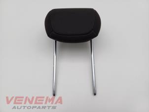 Gebruikte Hoofdsteun Opel Corsa E 1.2 16V Prijs € 19,99 Margeregeling aangeboden door Venema Autoparts