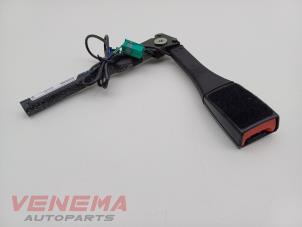 Gebruikte Veiligheidsgordel Insteek links-voor Opel Corsa E 1.2 16V Prijs € 74,99 Margeregeling aangeboden door Venema Autoparts