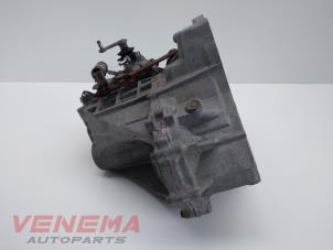 Gebruikte Versnellingsbak Peugeot 107 1.0 12V Prijs € 299,99 Margeregeling aangeboden door Venema Autoparts