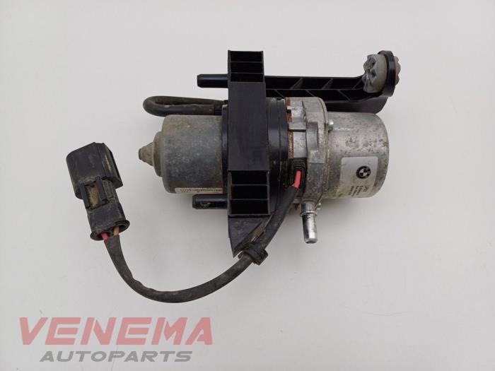 Gebruikte Vacuumpomp Rembekrachtiging BMW 3 serie Touring (G21) 330e xDrive 2.0 TwinPower Turbo 16V Prijs € 124,99 Margeregeling aangeboden door Venema Autoparts
