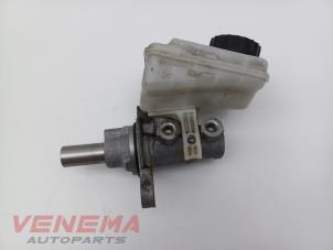 Gebruikte Hoofdremcilinder Peugeot 107 1.0 12V Prijs € 14,99 Margeregeling aangeboden door Venema Autoparts