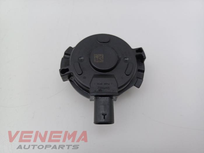 Gebruikte Nokkenas Sensor BMW 1 serie (F21) 120i 2.0 16V Prijs € 14,99 Margeregeling aangeboden door Venema Autoparts