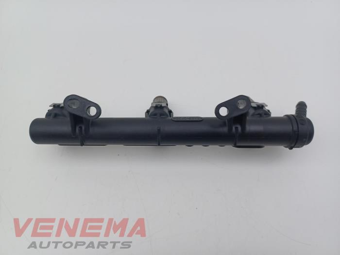 Gebruikte Injector brug Volkswagen Polo VI (AW1) 1.0 MPi 12V Prijs € 14,99 Margeregeling aangeboden door Venema Autoparts