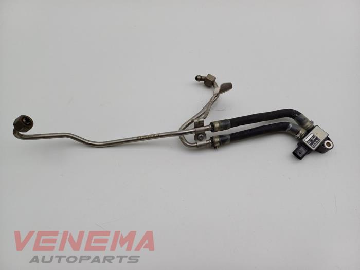 Brandstofdruk sensor van een Mercedes-Benz E (C238) E-300 2.0 Turbo 16V 2019