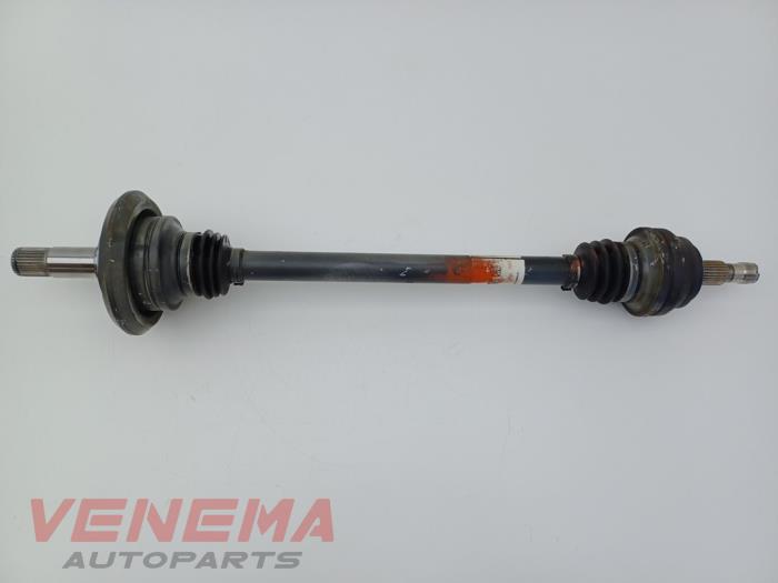 Gebruikte Aandrijfas links-achter Mercedes E (C238) E-300 2.0 Turbo 16V Prijs € 79,99 Margeregeling aangeboden door Venema Autoparts