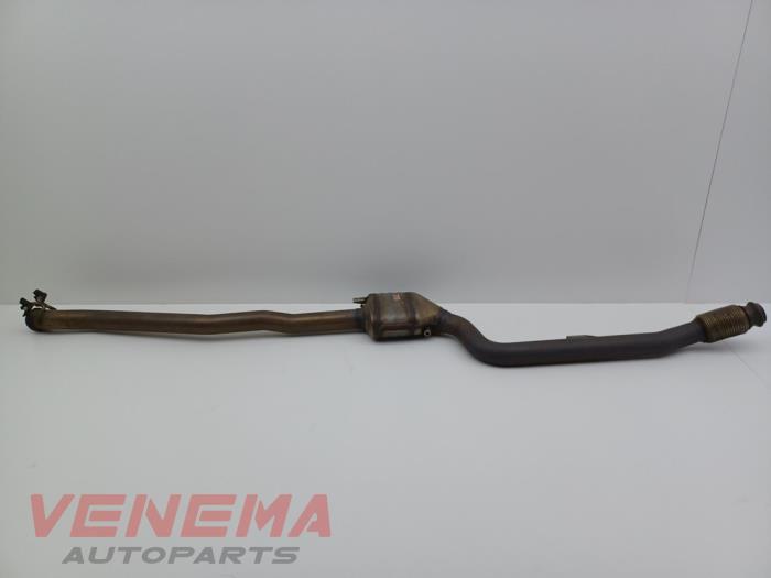 Gebruikte Uitlaat Middendemper Mercedes E (C238) E-300 2.0 Turbo 16V Prijs € 399,99 Margeregeling aangeboden door Venema Autoparts