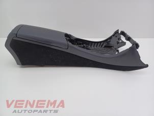 Gebruikte Middenconsoles Mercedes E (C238) E-300 2.0 Turbo 16V Prijs € 149,99 Margeregeling aangeboden door Venema Autoparts