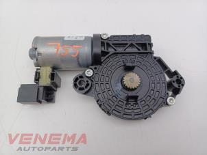 Gebruikte Schuifdak Motor Mercedes E (C238) E-300 2.0 Turbo 16V Prijs € 39,99 Margeregeling aangeboden door Venema Autoparts