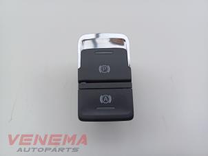 Gebruikte Handrem schakelaar Seat Leon ST (5FF) 1.6 TDI 16V Prijs € 9,99 Margeregeling aangeboden door Venema Autoparts