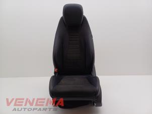 Gebruikte Voorstoel links Mercedes E (C238) E-300 2.0 Turbo 16V Prijs € 199,99 Margeregeling aangeboden door Venema Autoparts