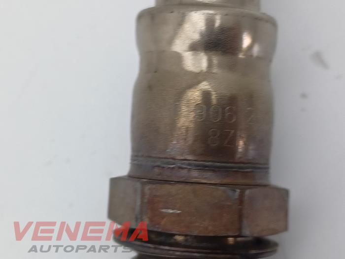 Lambda Sonde van een Audi A4 Avant (B9) 2.0 35 TFSI Mild Hybrid 16V 2021